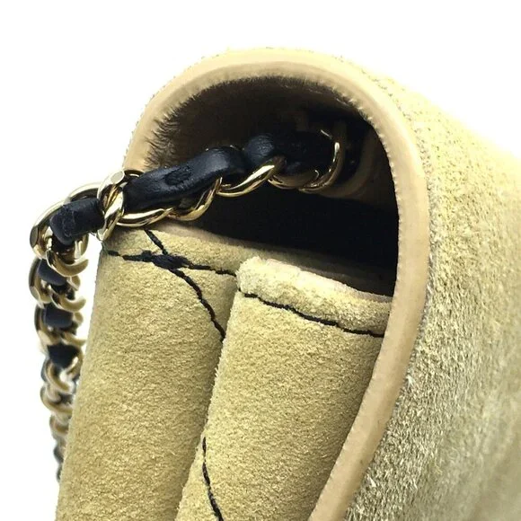 CHANEL Cream Shoulder Bag - Picture 7 of 13